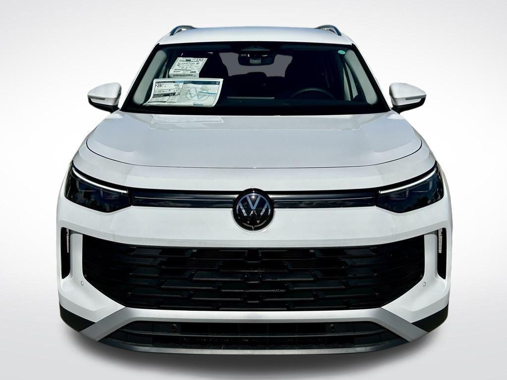 new 2025 Volkswagen Tiguan car, priced at $30,200