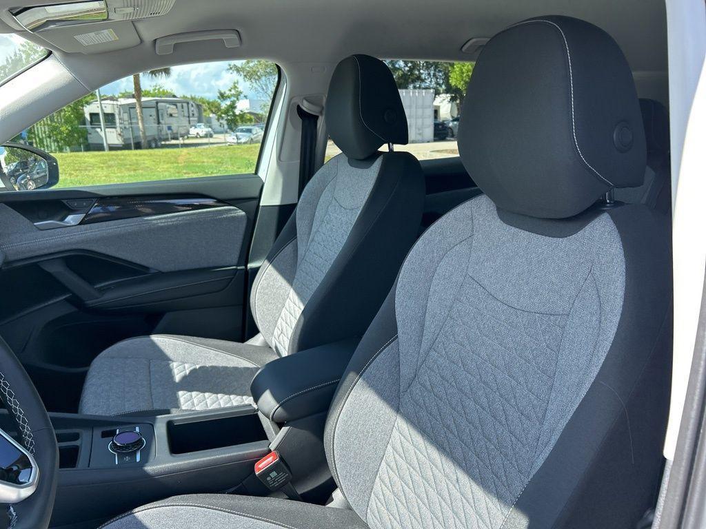 new 2025 Volkswagen Tiguan car, priced at $30,200