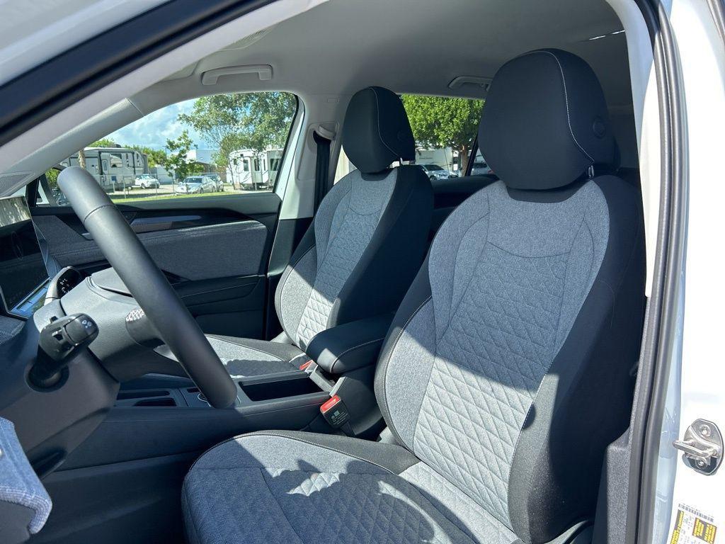 new 2025 Volkswagen Tiguan car, priced at $30,200