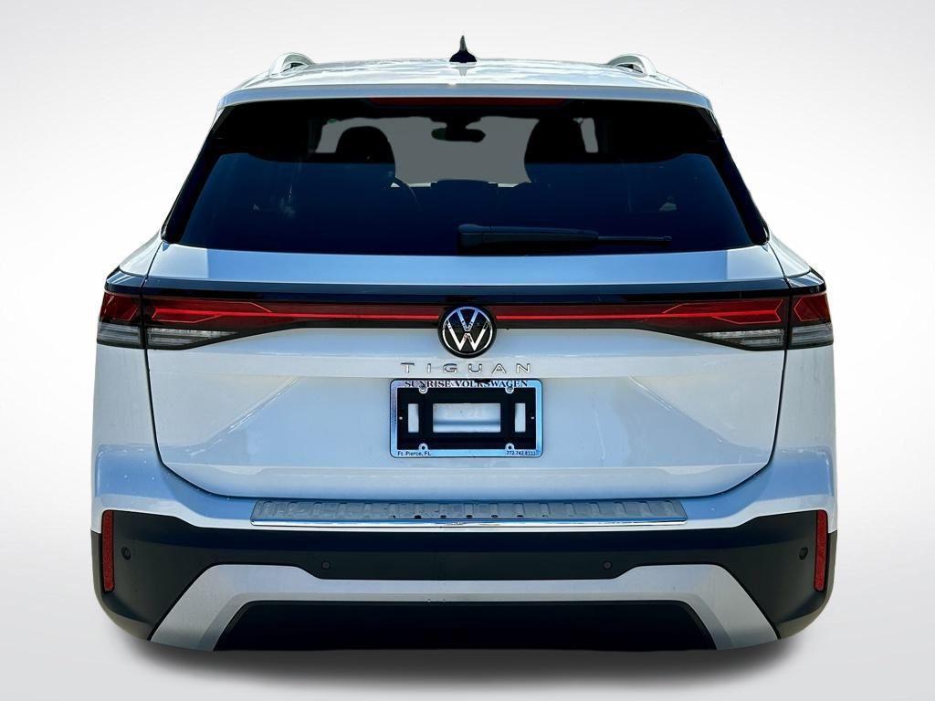 new 2025 Volkswagen Tiguan car, priced at $30,200