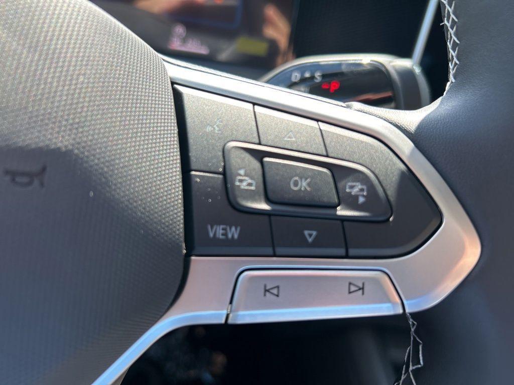 new 2025 Volkswagen Tiguan car, priced at $30,200