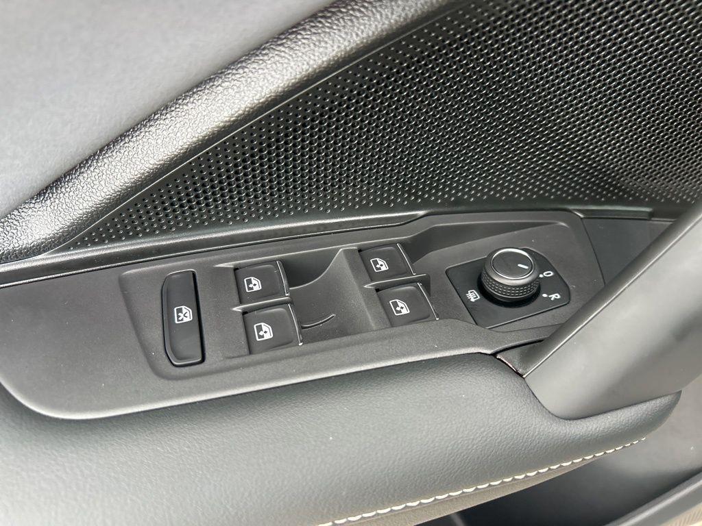 new 2025 Volkswagen Tiguan car, priced at $30,487
