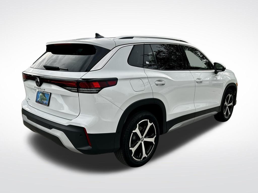 new 2025 Volkswagen Tiguan car, priced at $30,487