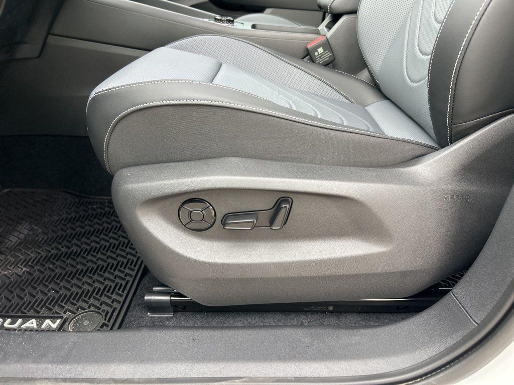 new 2025 Volkswagen Tiguan car, priced at $30,487