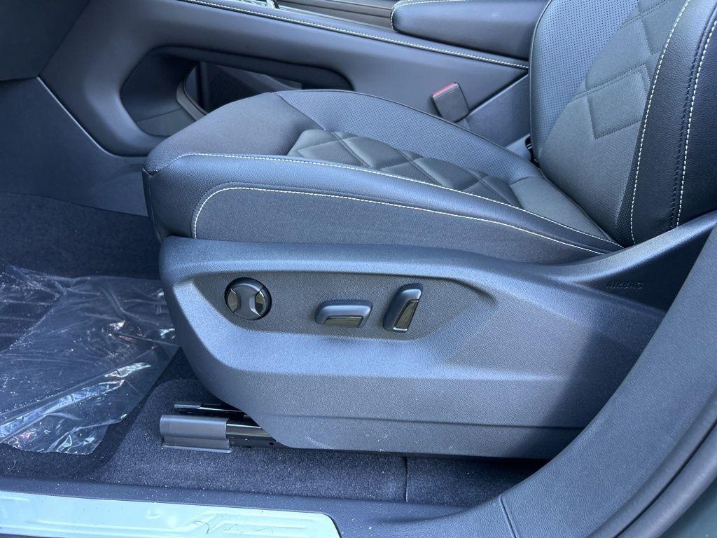 new 2026 Volkswagen Atlas car, priced at $44,143