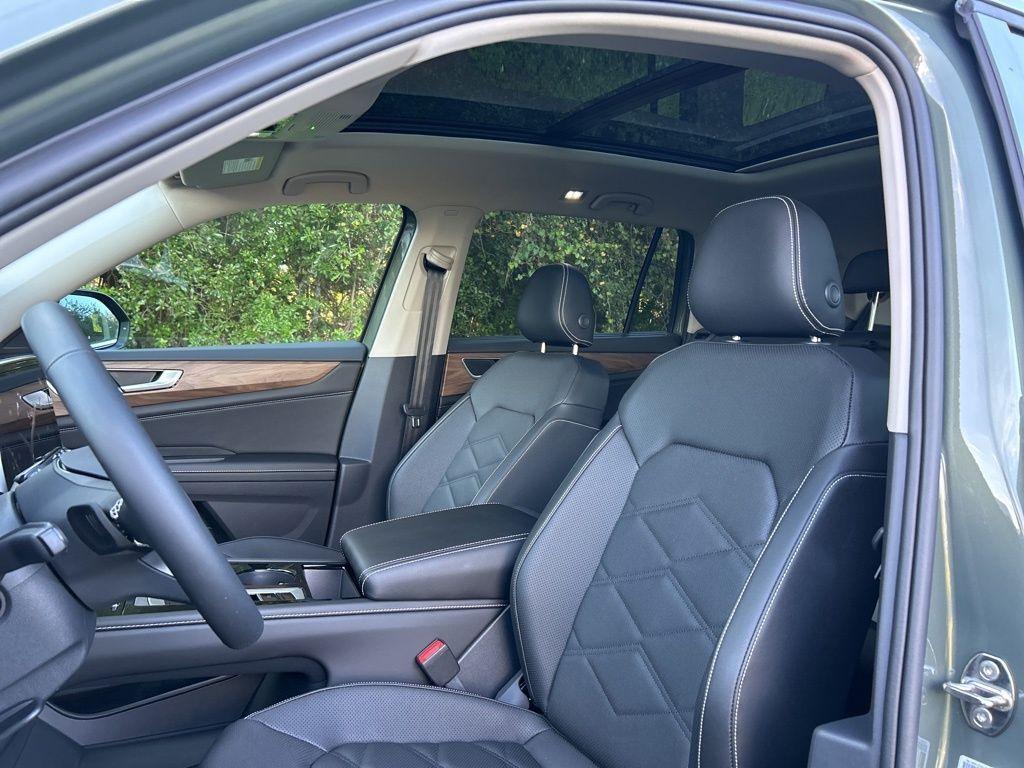 new 2026 Volkswagen Atlas car, priced at $44,143