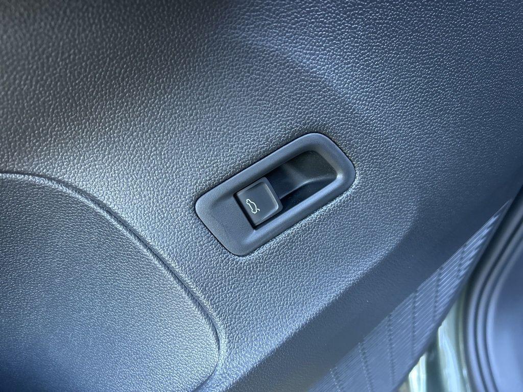 new 2026 Volkswagen Atlas car, priced at $44,143