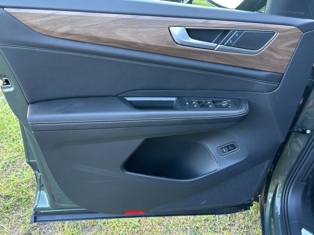 new 2026 Volkswagen Atlas car, priced at $44,143