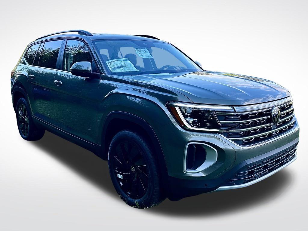 new 2026 Volkswagen Atlas car, priced at $44,143
