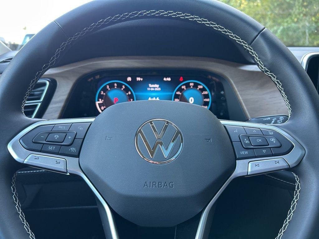 new 2026 Volkswagen Atlas car, priced at $44,143