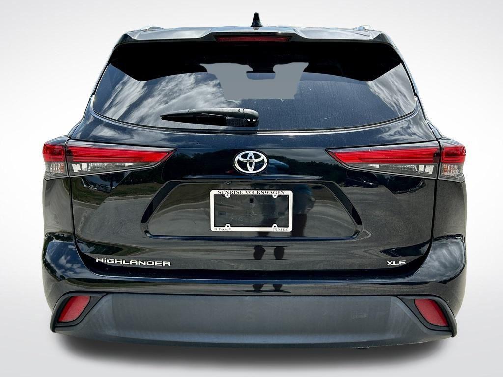 used 2022 Toyota Highlander car, priced at $29,772