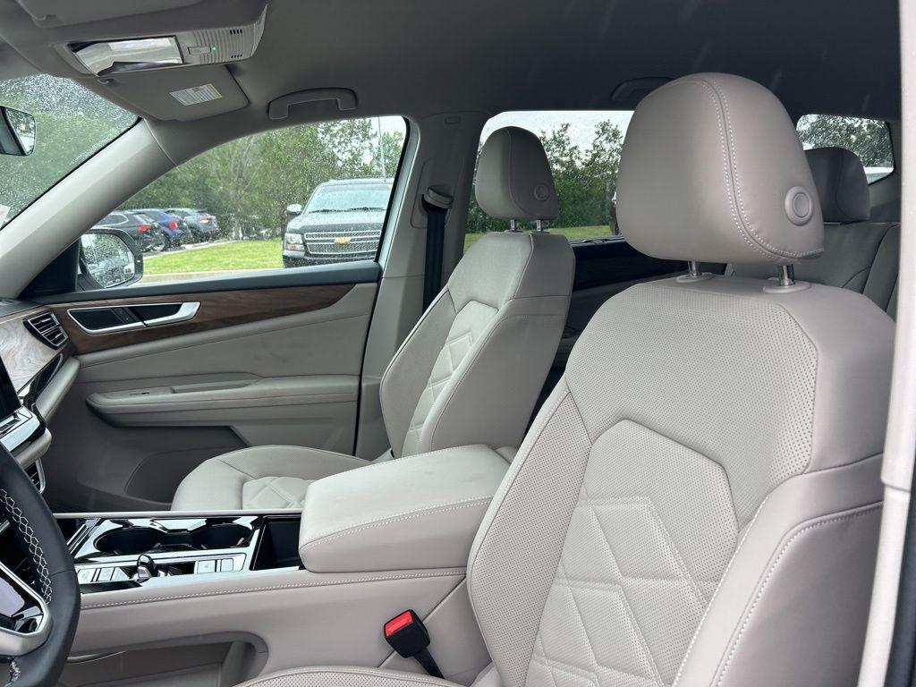 new 2025 Volkswagen Atlas car, priced at $39,741