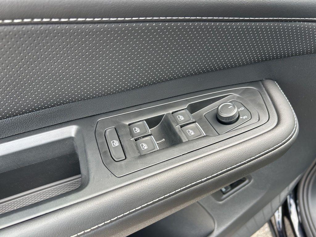 new 2026 Volkswagen Atlas car, priced at $42,700