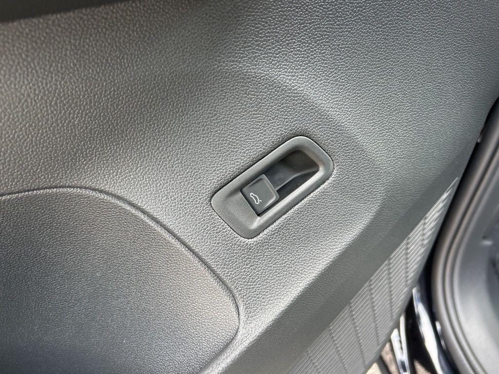 new 2026 Volkswagen Atlas car, priced at $42,700