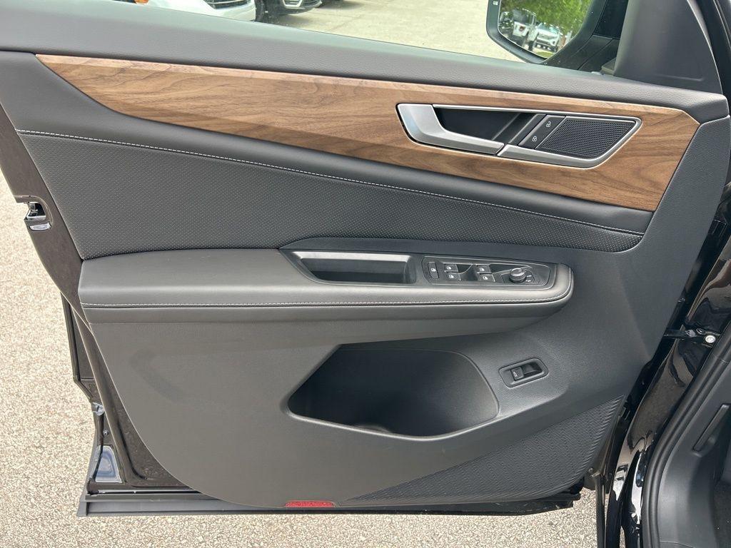 new 2026 Volkswagen Atlas car, priced at $42,700