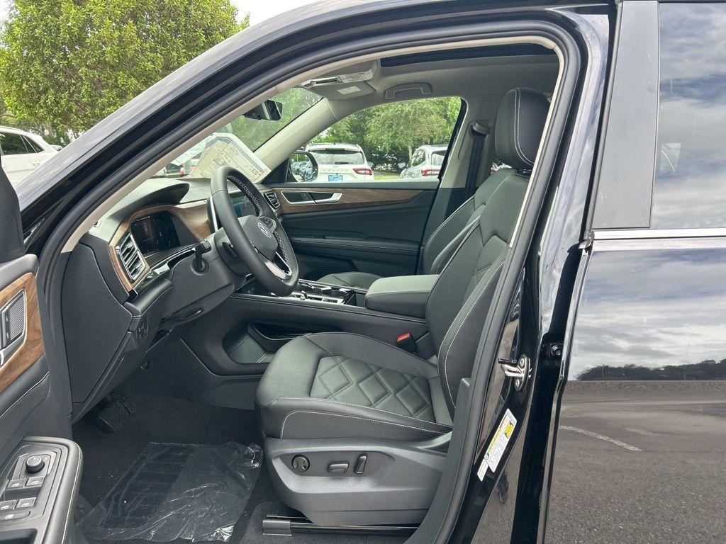 new 2026 Volkswagen Atlas car, priced at $42,700