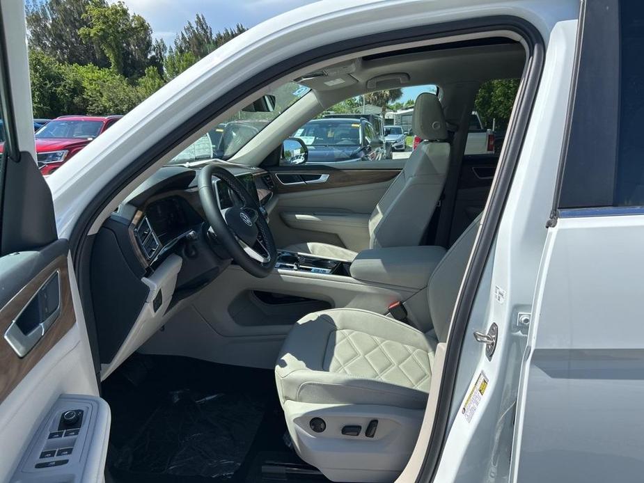 new 2024 Volkswagen Atlas car, priced at $41,651