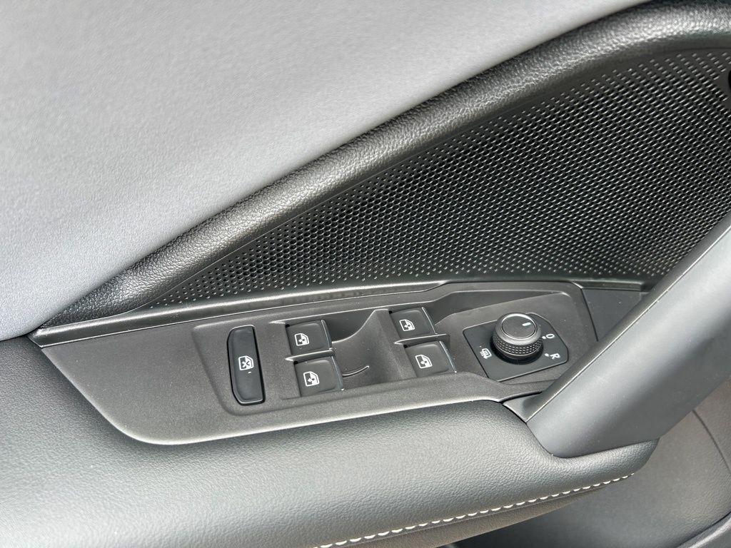 new 2025 Volkswagen Tiguan car, priced at $38,531