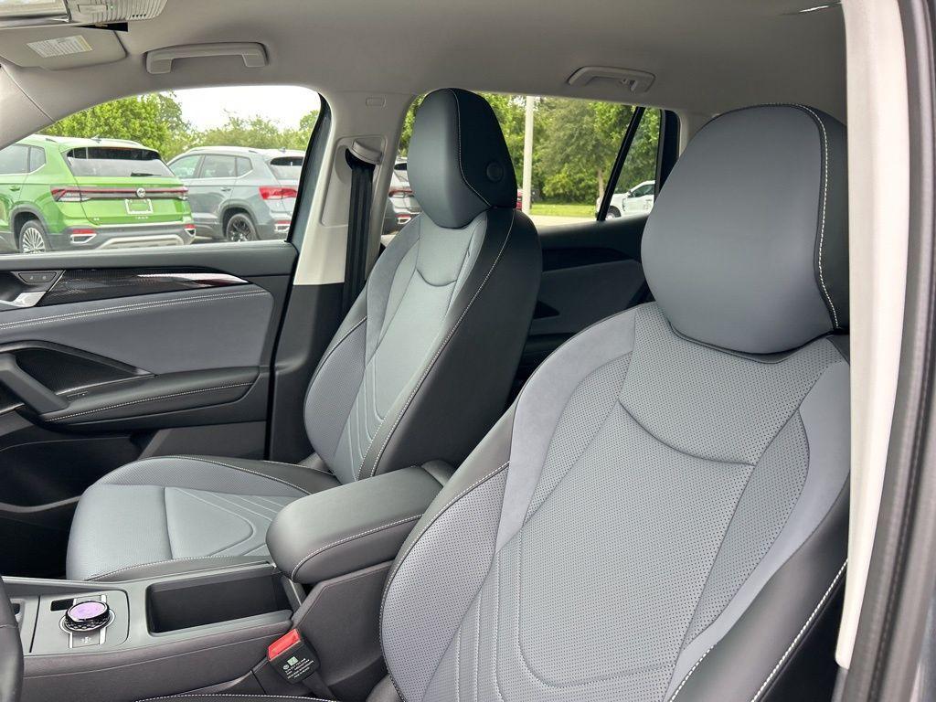 new 2025 Volkswagen Tiguan car, priced at $38,531