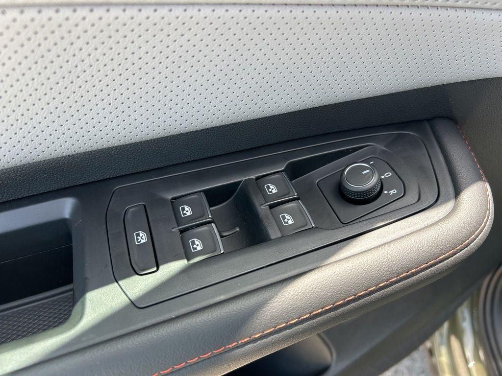 new 2025 Volkswagen Atlas car, priced at $42,151