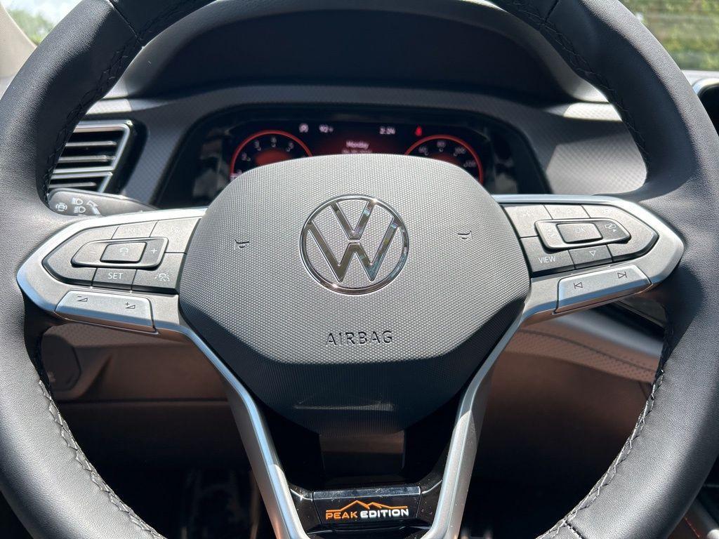 new 2025 Volkswagen Atlas car, priced at $42,151