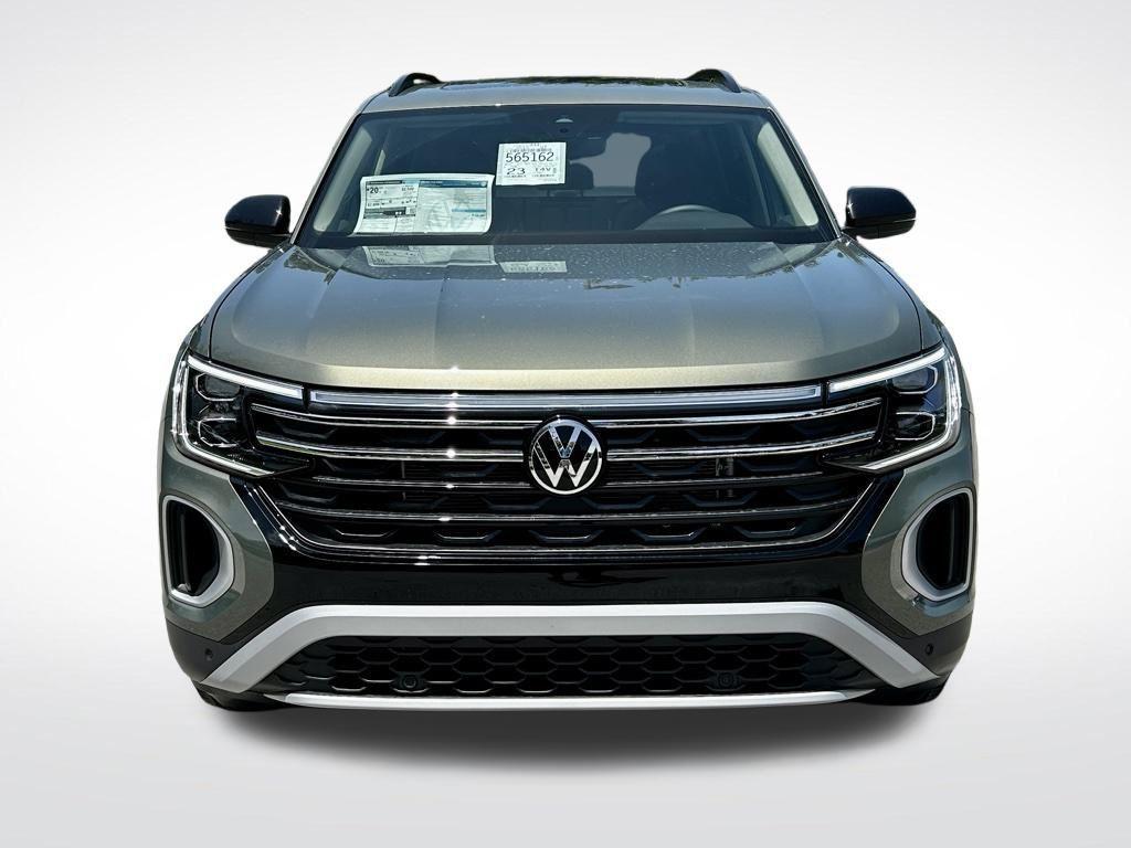 new 2025 Volkswagen Atlas car, priced at $42,151