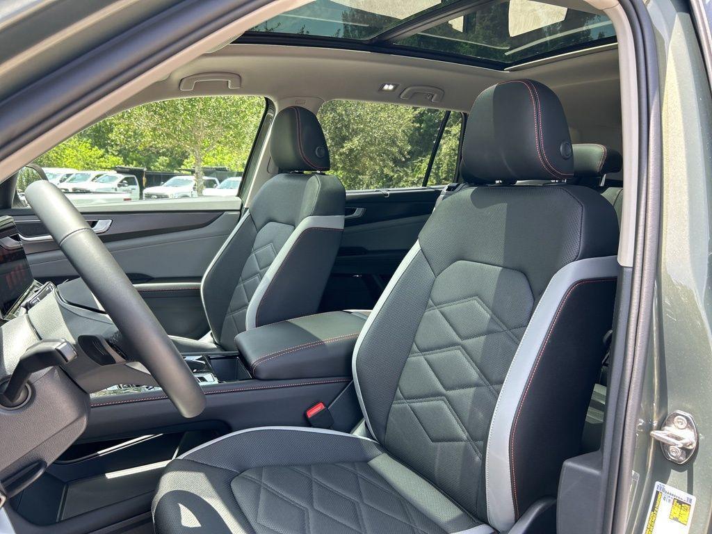 new 2025 Volkswagen Atlas car, priced at $42,151