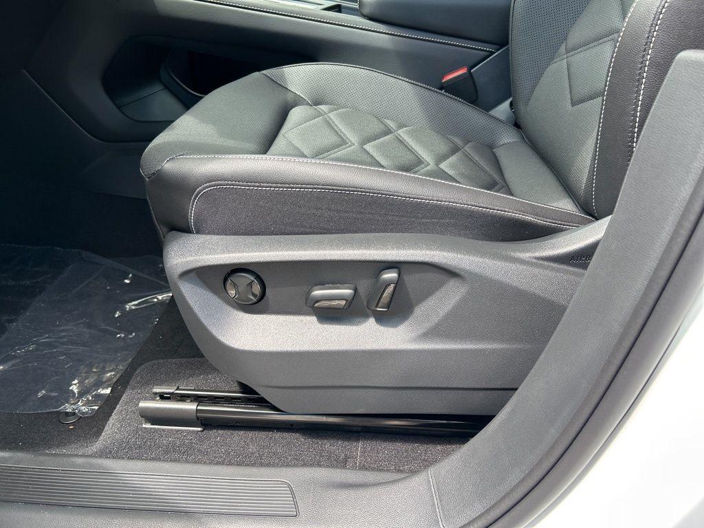 new 2026 Volkswagen Atlas car, priced at $37,383