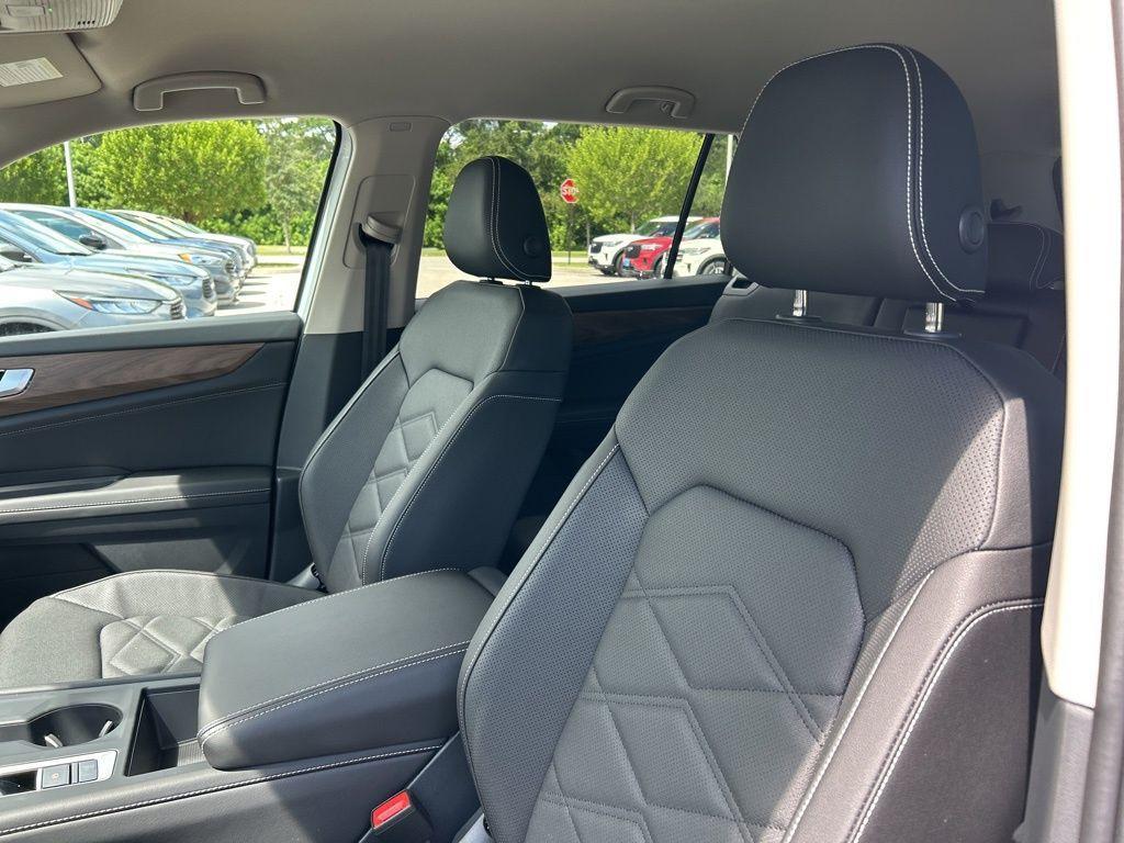 new 2026 Volkswagen Atlas car, priced at $37,383