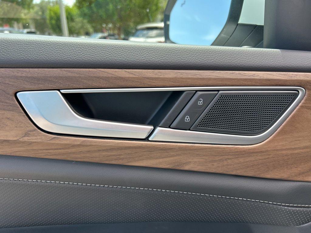 new 2026 Volkswagen Atlas car, priced at $37,383