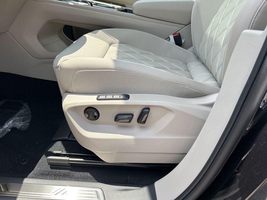 new 2025 Volkswagen Atlas car, priced at $47,877