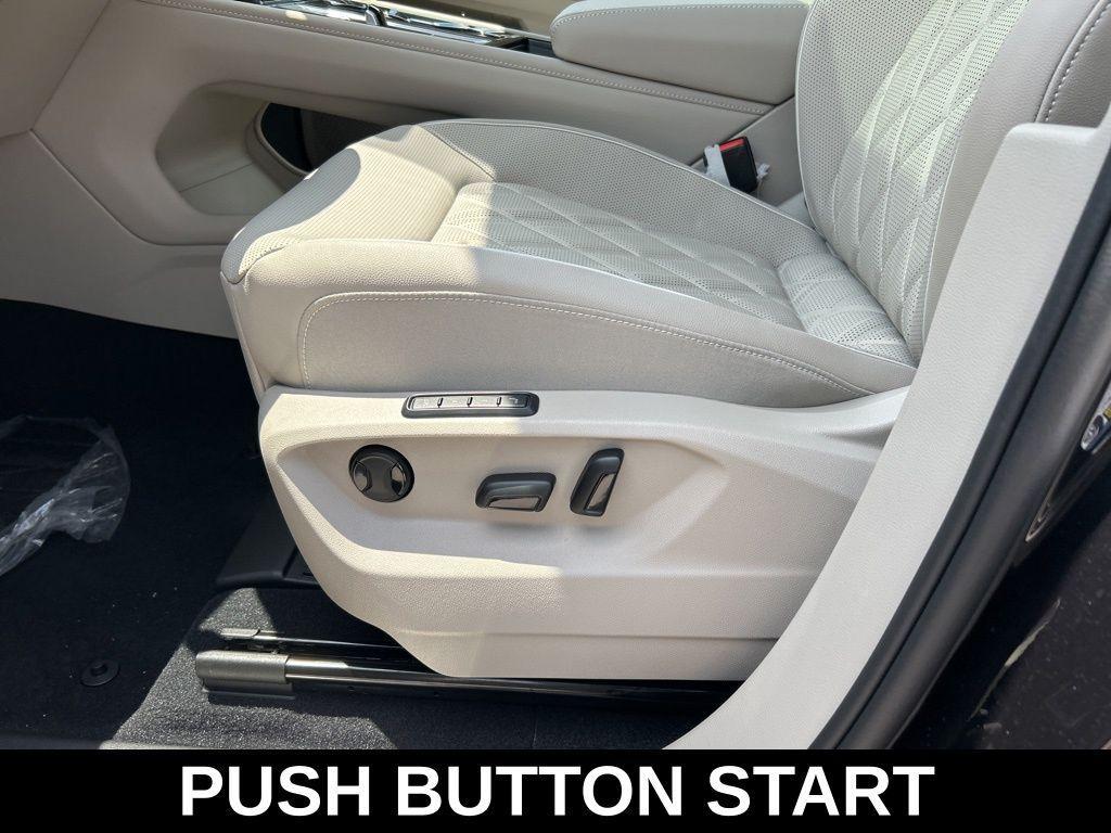 new 2025 Volkswagen Atlas car, priced at $47,673