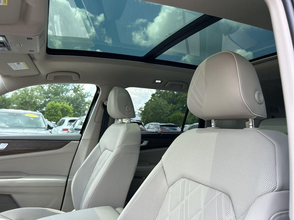new 2025 Volkswagen Atlas car, priced at $47,877