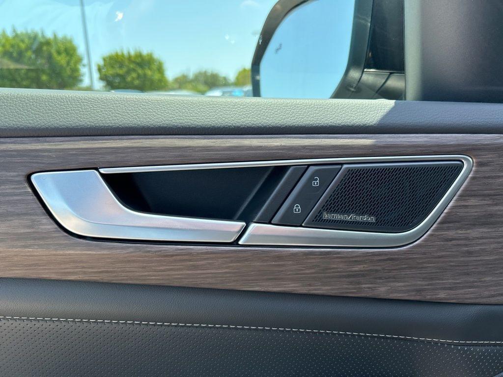 new 2025 Volkswagen Atlas car, priced at $48,857