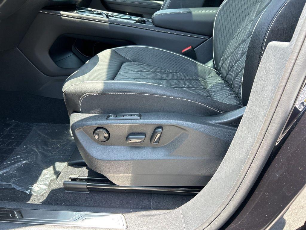 new 2025 Volkswagen Atlas car, priced at $48,857