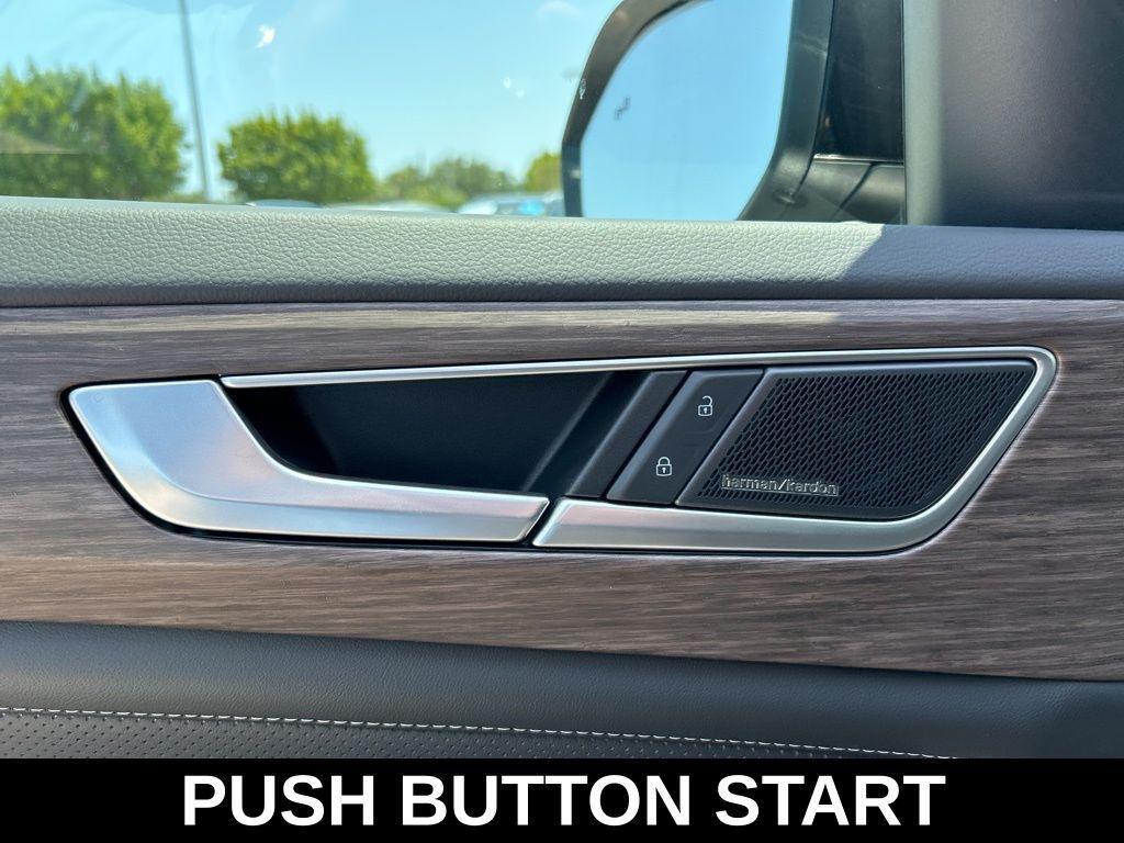 new 2025 Volkswagen Atlas car, priced at $48,371
