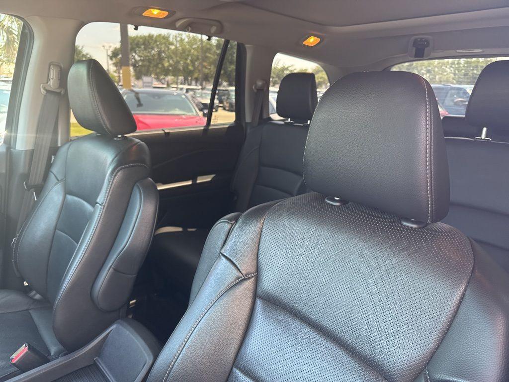 used 2022 Honda Pilot car, priced at $34,415