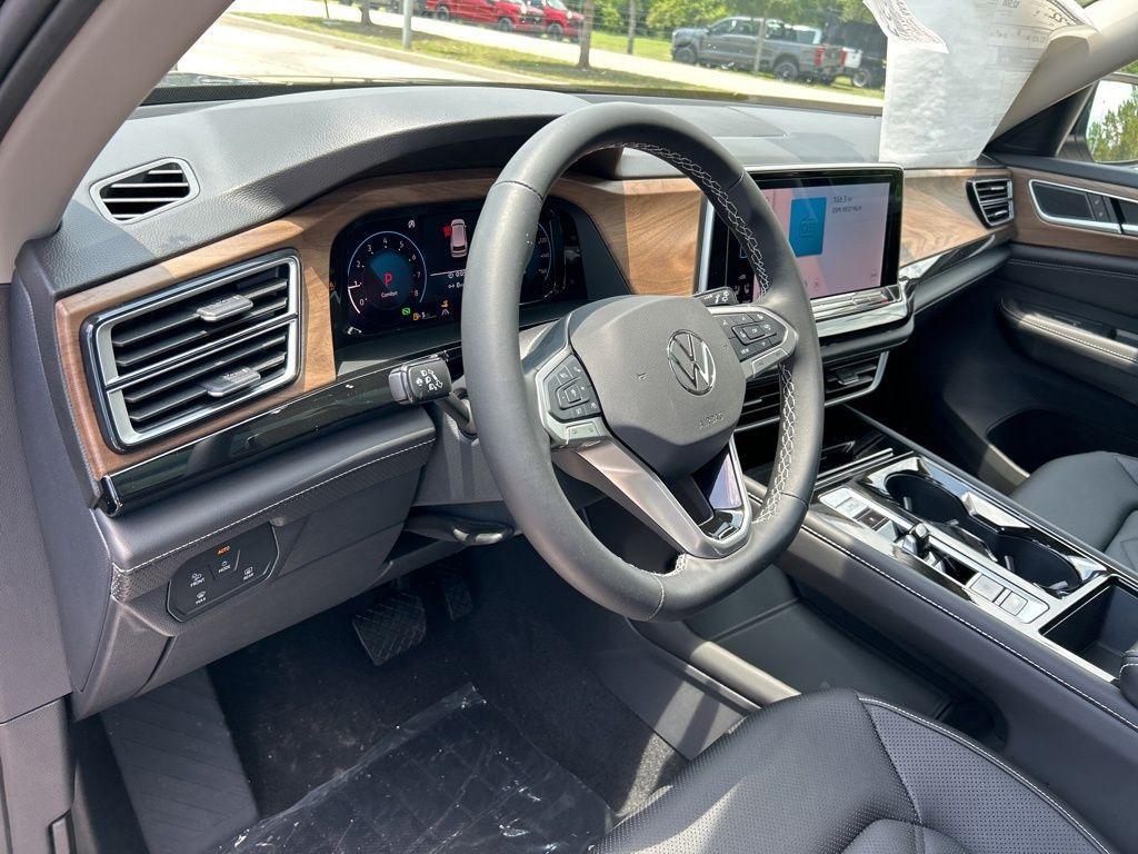 new 2025 Volkswagen Atlas car, priced at $40,968