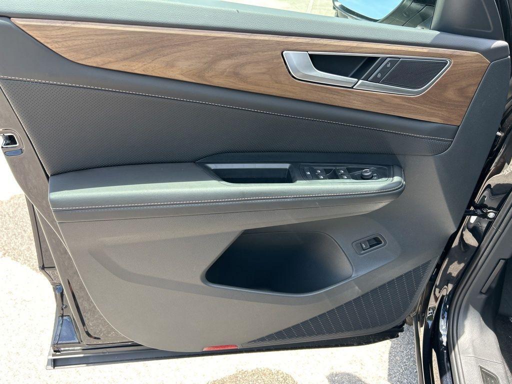 new 2025 Volkswagen Atlas car, priced at $40,968