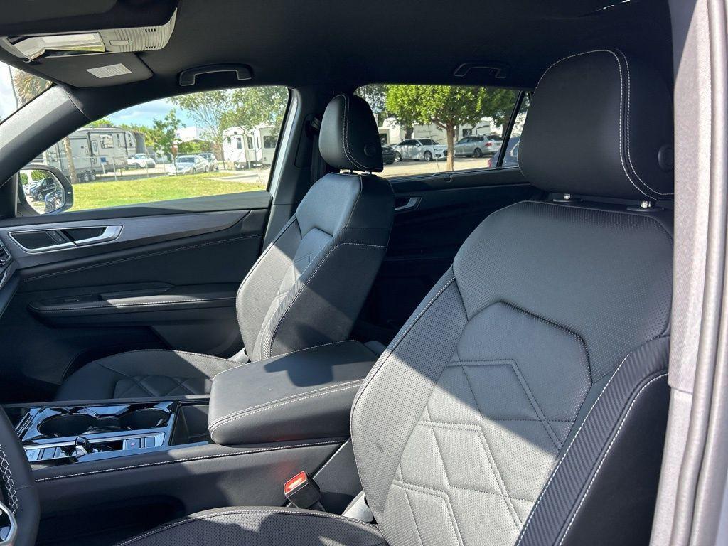 new 2025 Volkswagen Atlas Cross Sport car, priced at $40,090