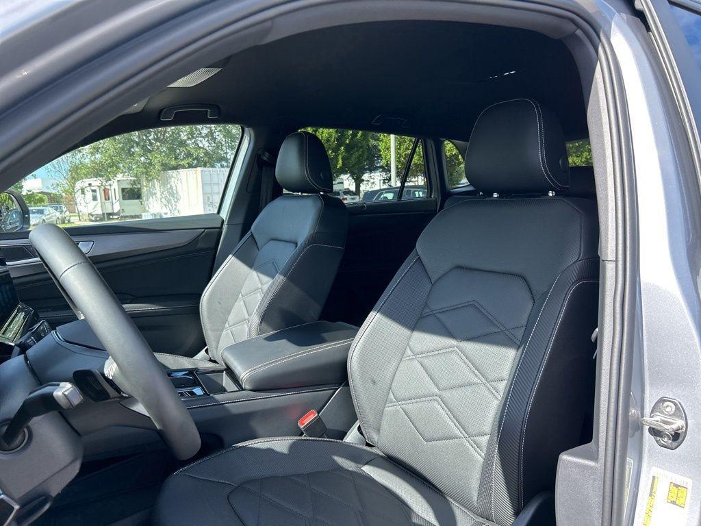 new 2025 Volkswagen Atlas Cross Sport car, priced at $40,090