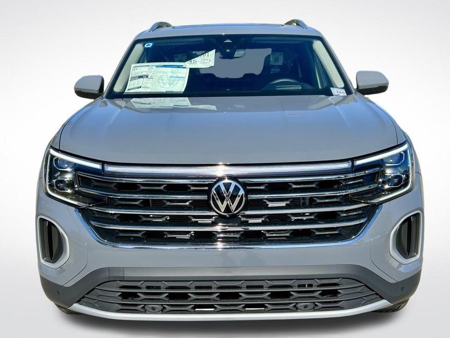 new 2025 Volkswagen Atlas car, priced at $49,586