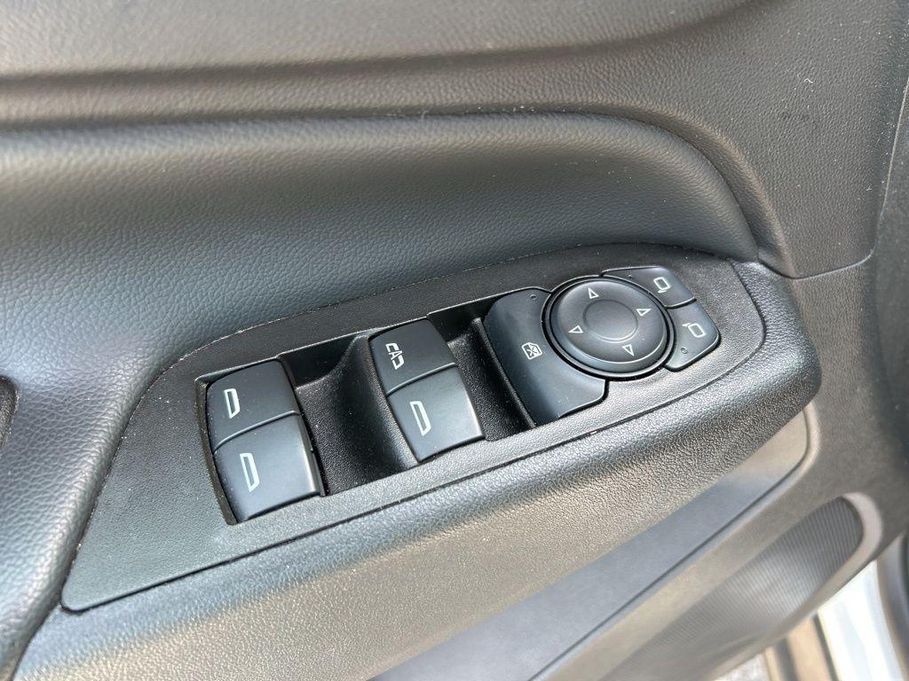 used 2023 Chevrolet Equinox car, priced at $19,655