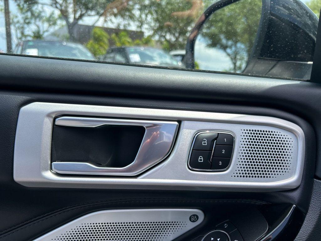 used 2022 Ford Explorer car, priced at $40,297