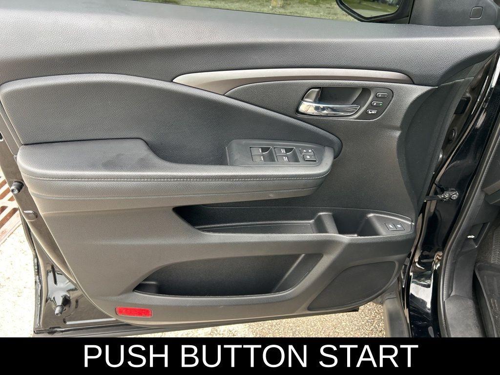 used 2022 Honda Pilot car, priced at $23,985