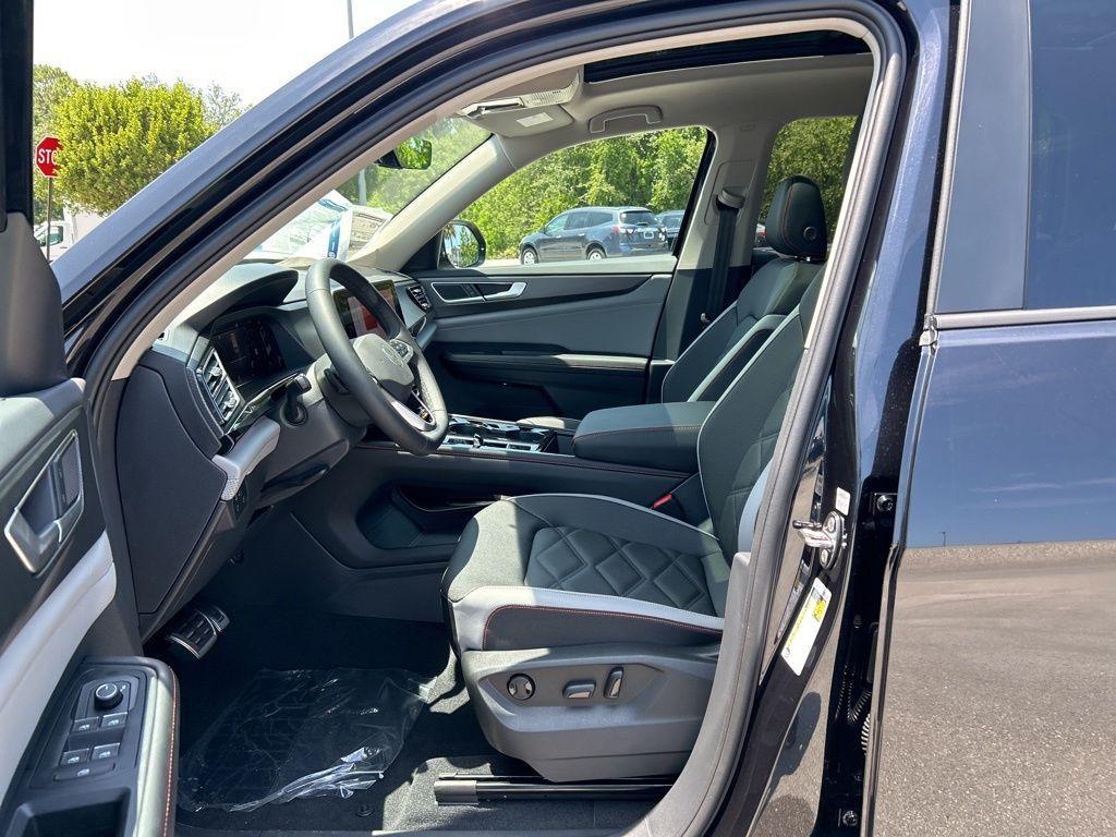new 2025 Volkswagen Atlas car, priced at $41,972