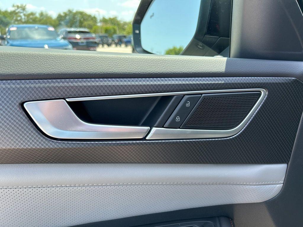 new 2025 Volkswagen Atlas car, priced at $41,972