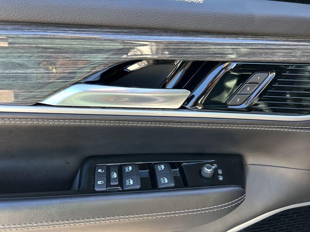 used 2022 Jeep Wagoneer car, priced at $38,740