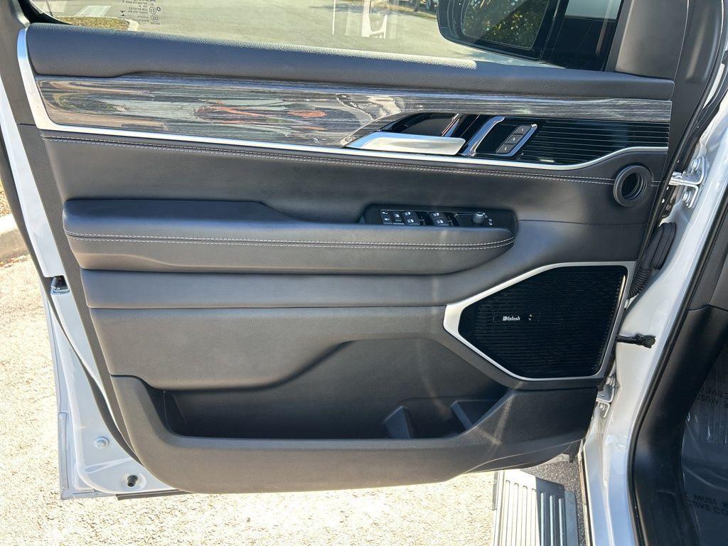 used 2022 Jeep Wagoneer car, priced at $38,740