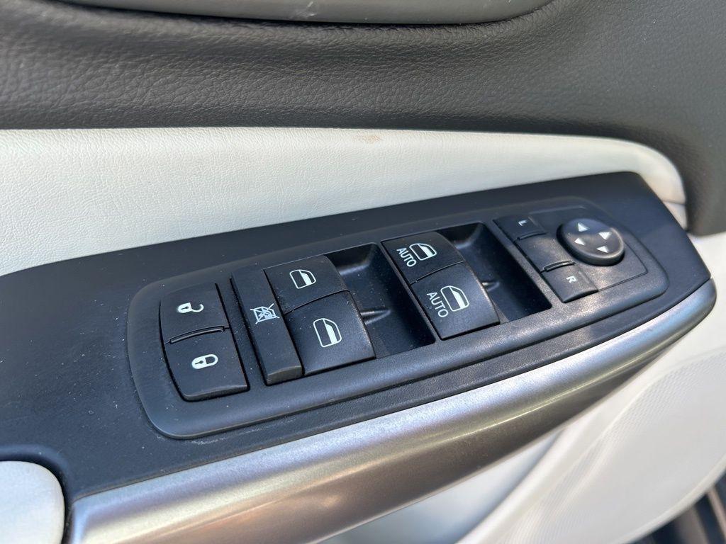 used 2019 Jeep Cherokee car, priced at $18,121